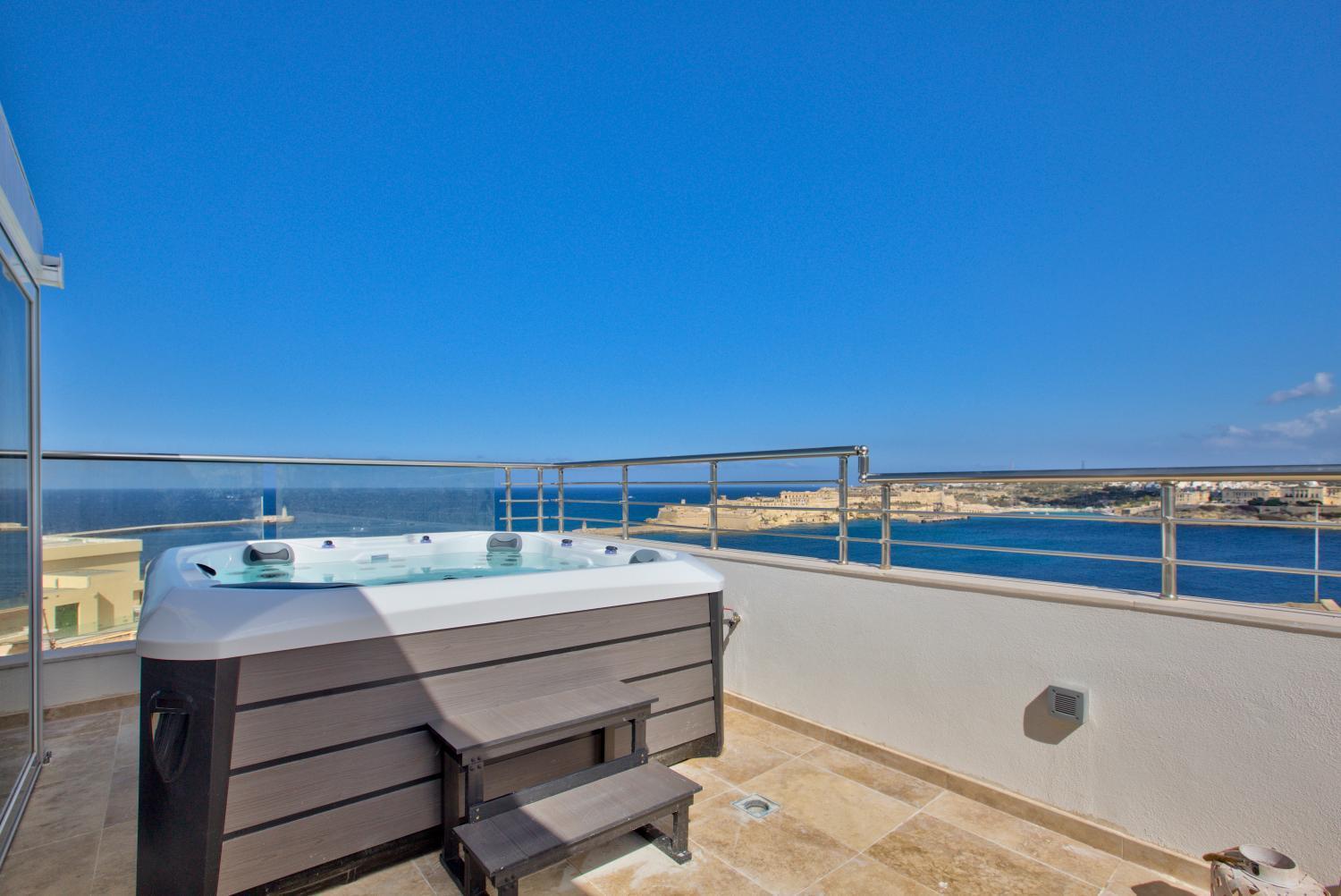 Valletta Luxury 4-Bedroom Duplex With Stunning Sea Views Private Terrace And Jacuzzi エクステリア 写真